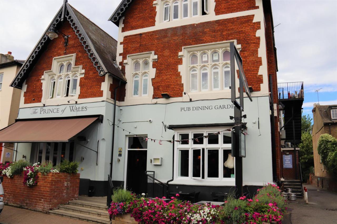 Hampton Court - The Kings Rest Apartamento Molesey Exterior foto